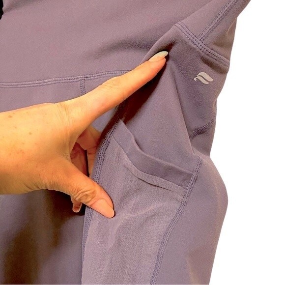 Fabletics Women’s On-The-Go PowerHold High-Waisted Leggings - Picture 4 of 8